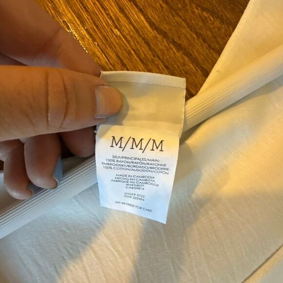 Cabi Frolic white eyelet tiered sleeveless top size M - Picture 8 of 12